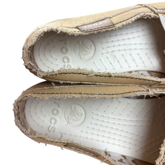 EUC CROCS x Disney Women’s Melbourne Distressed Canvas Mickey Mouse Loafers Sz 9 - Picture 4 of 8